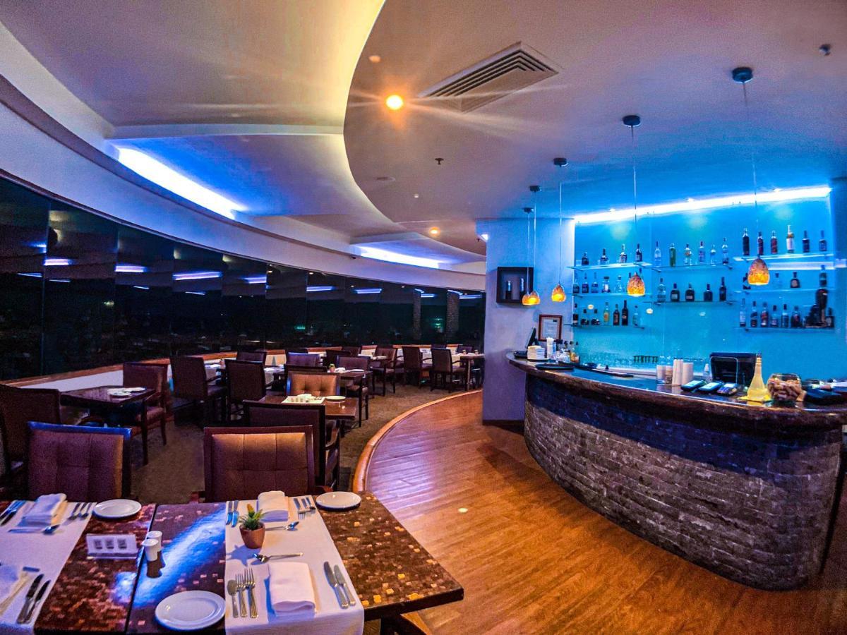 Hotel Dann Carlton Barranquilla Y Centro De Convenciones Экстерьер фото The bar at the 360° Restaurant