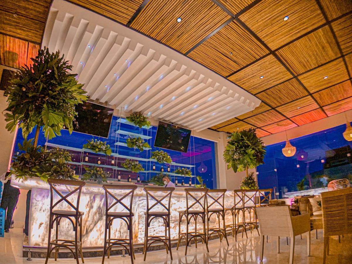 Hotel Dann Carlton Barranquilla Y Centro De Convenciones Экстерьер фото Sky Bar