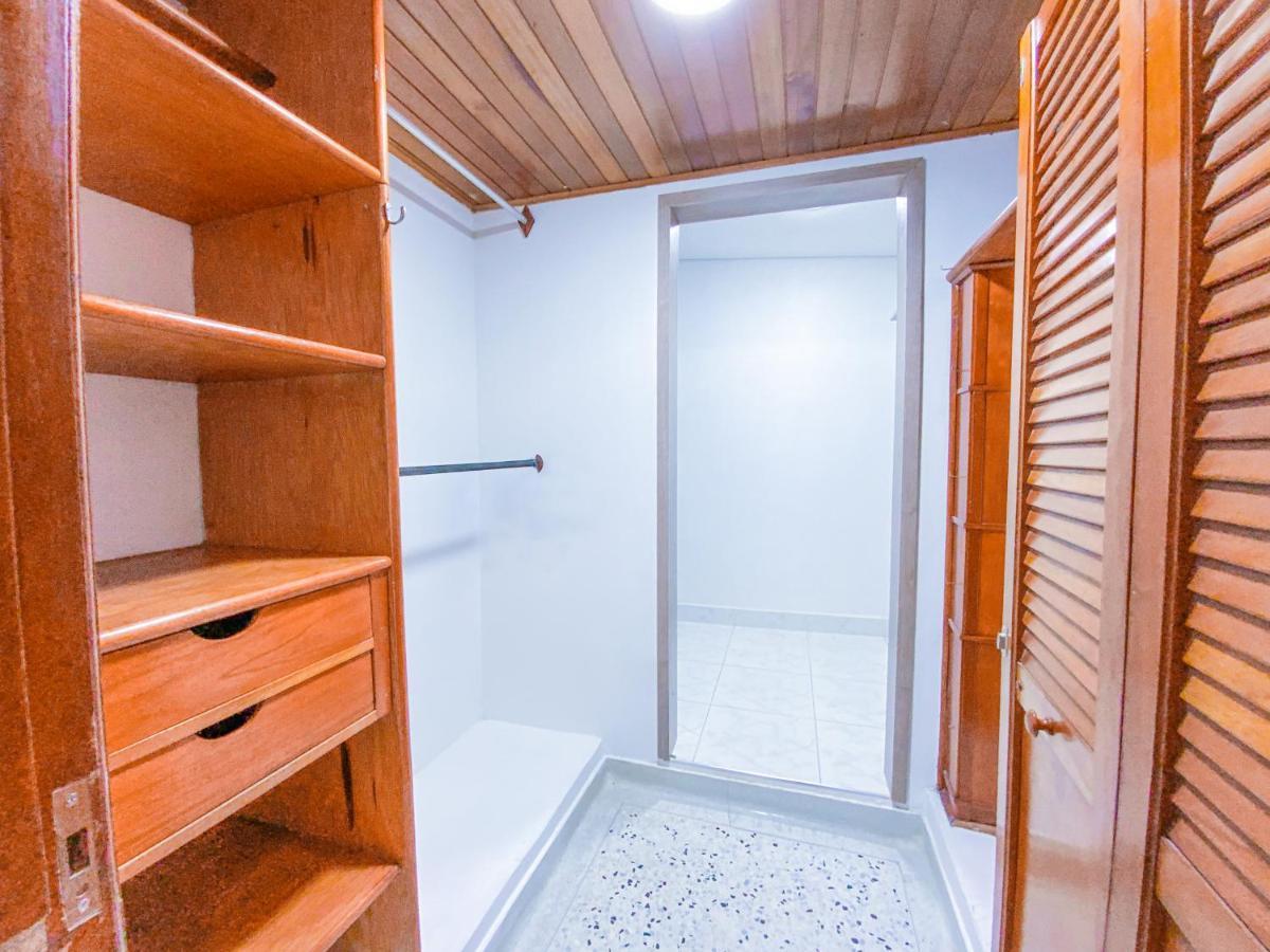 Hotel Dann Carlton Barranquilla Y Centro De Convenciones Экстерьер фото A walk-in closet