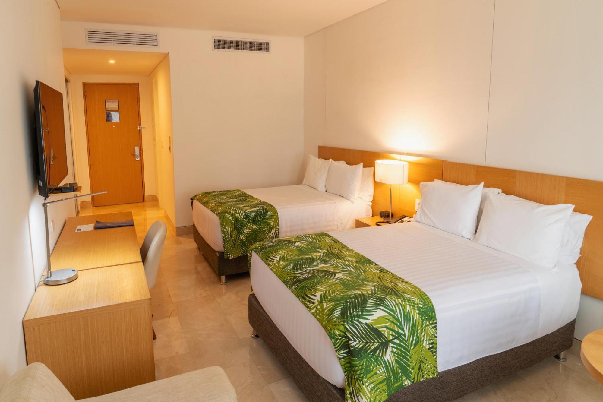 Hotel Dann Carlton Barranquilla Y Centro De Convenciones Экстерьер фото A room at the Sheraton Waikiki
