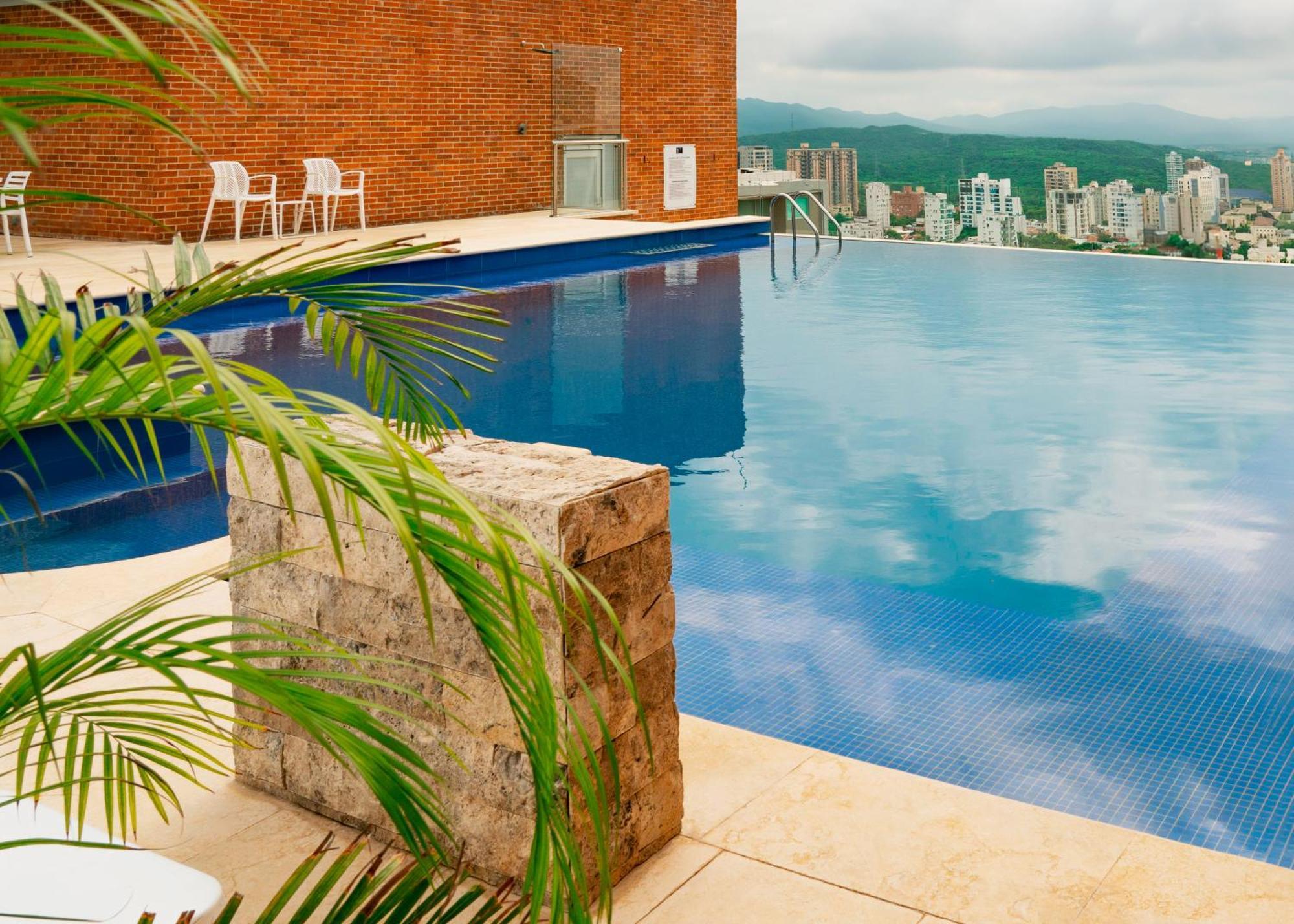 Hotel Dann Carlton Barranquilla Y Centro De Convenciones Экстерьер фото Infinity pool