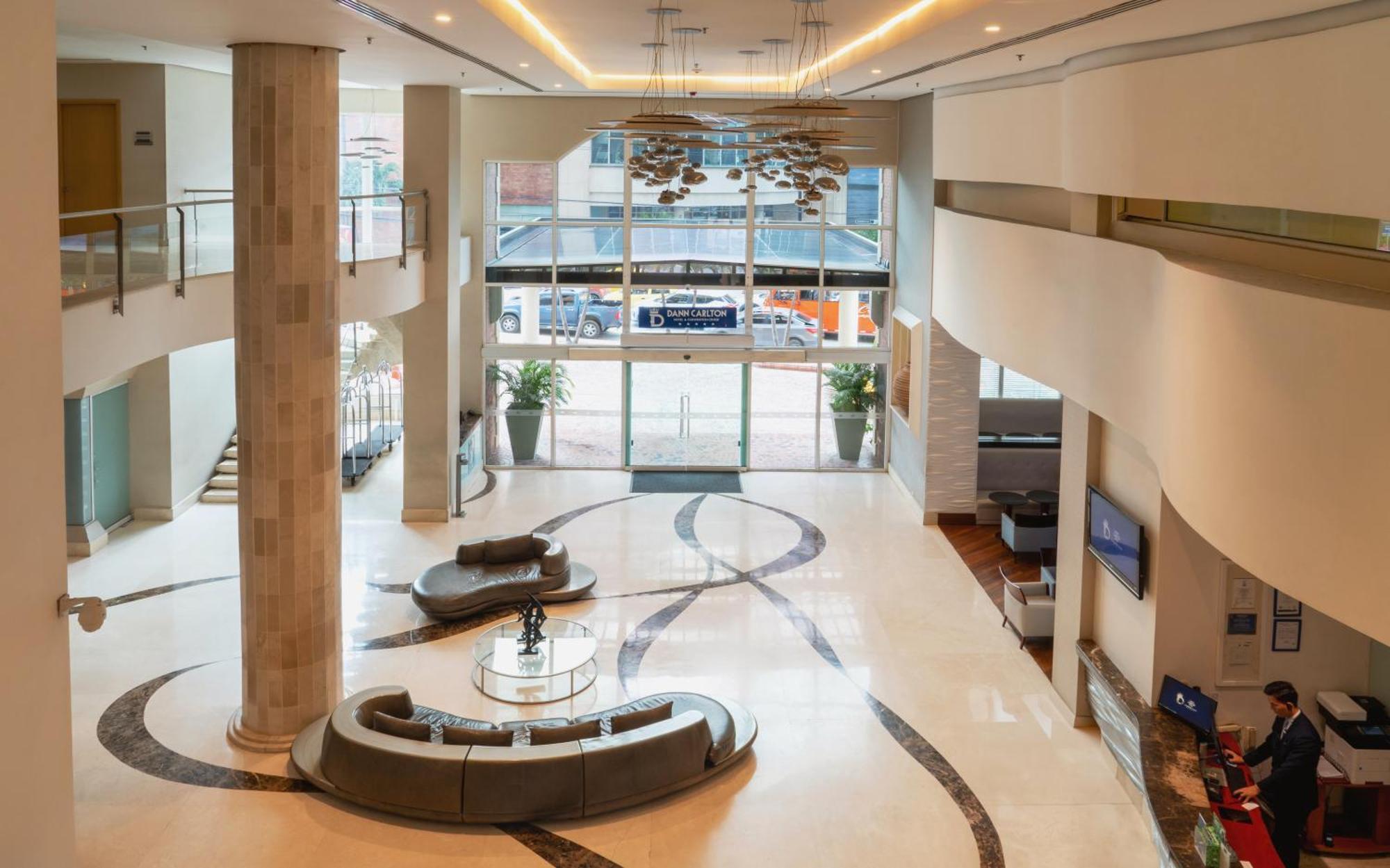 Hotel Dann Carlton Barranquilla Y Centro De Convenciones Экстерьер фото The lobby of the hotel