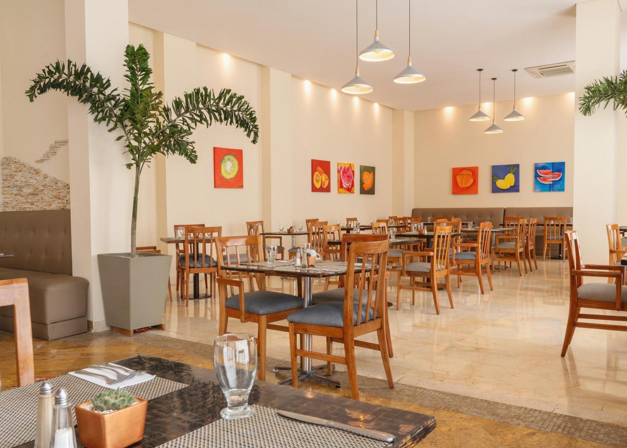 Hotel Dann Carlton Barranquilla Y Centro De Convenciones Экстерьер фото The restaurant