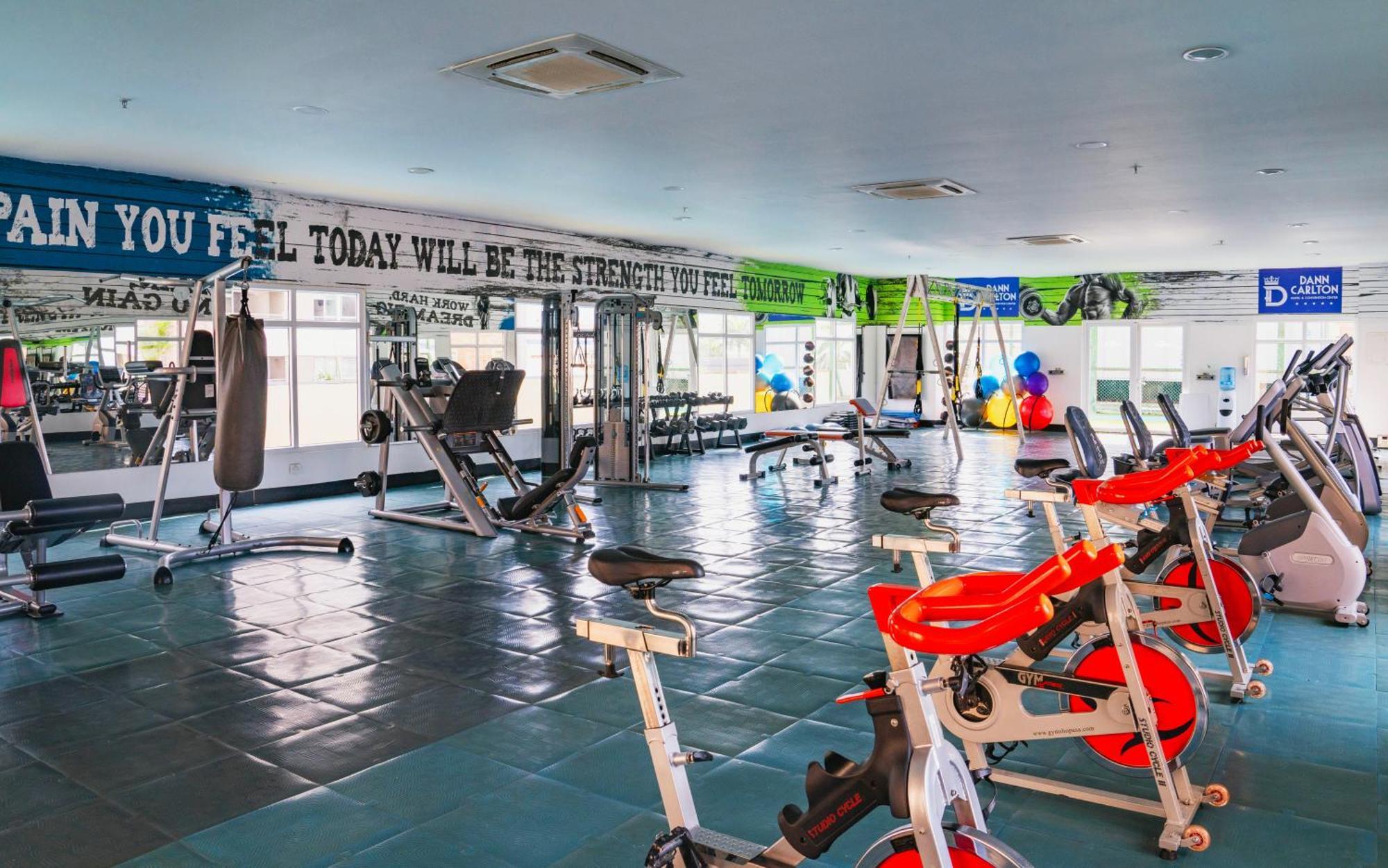 Hotel Dann Carlton Barranquilla Y Centro De Convenciones Экстерьер фото The gym at the University of Asia Pacific