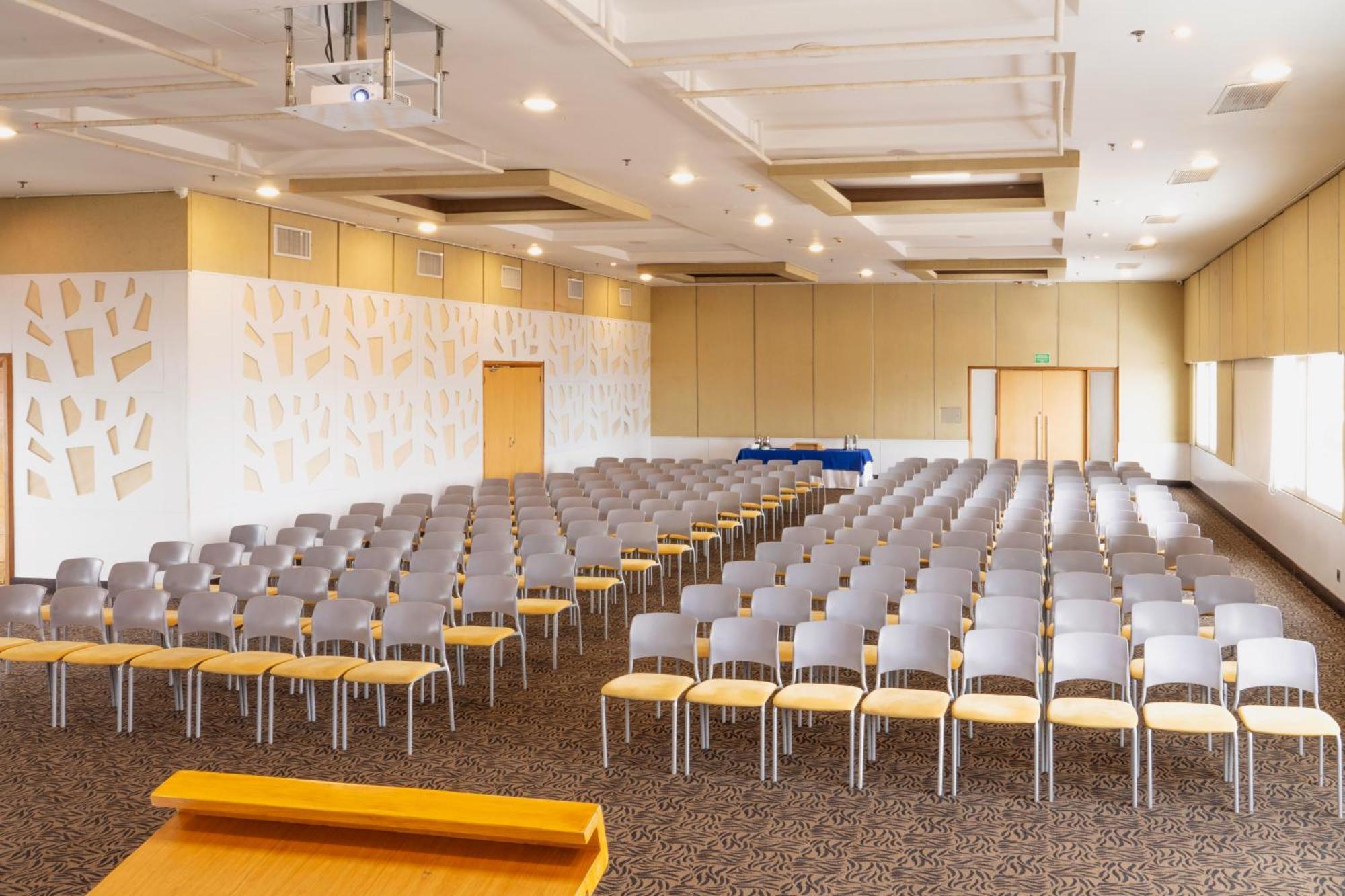 Hotel Dann Carlton Barranquilla Y Centro De Convenciones Экстерьер фото The main conference room